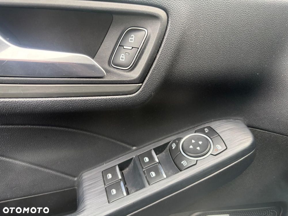Ford Kuga - 17