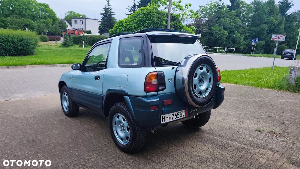 Toyota RAV4 2.0 GLi - 13