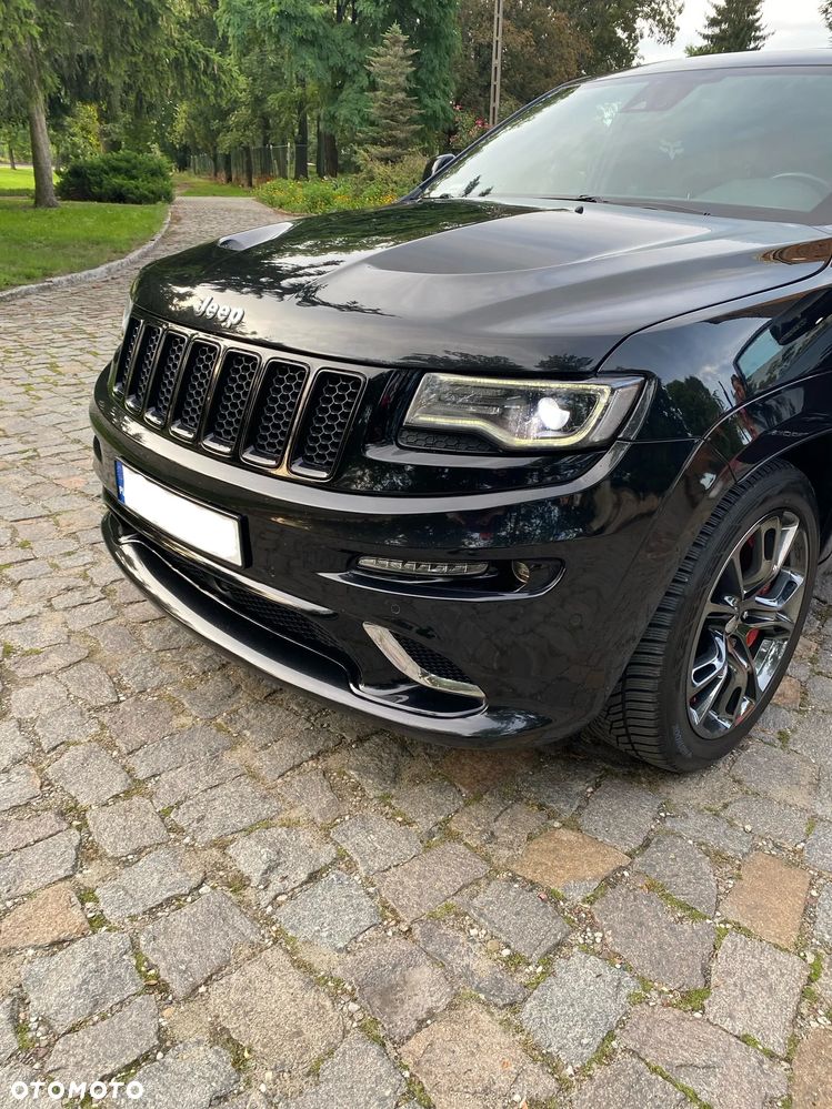 Jeep Grand Cherokee - 24