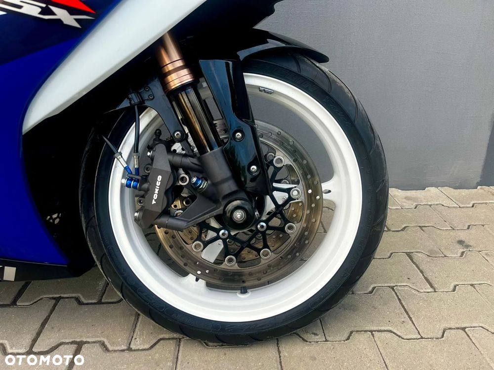 Suzuki GSX-R - 15