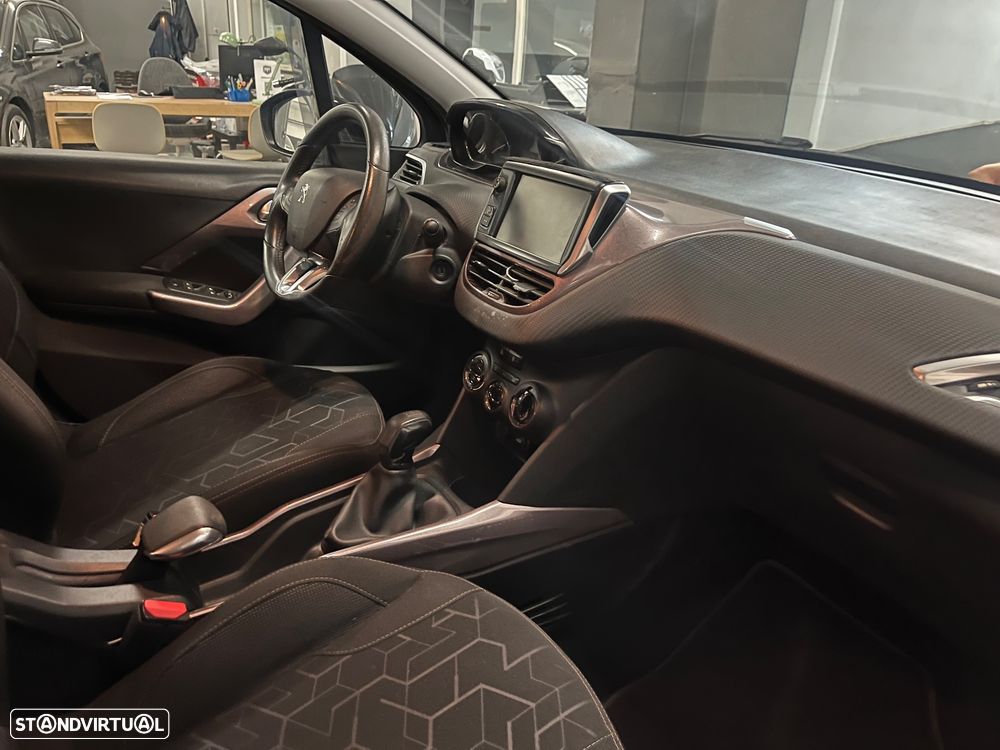 Peugeot 2008 1.2 PureTech Allure - 18
