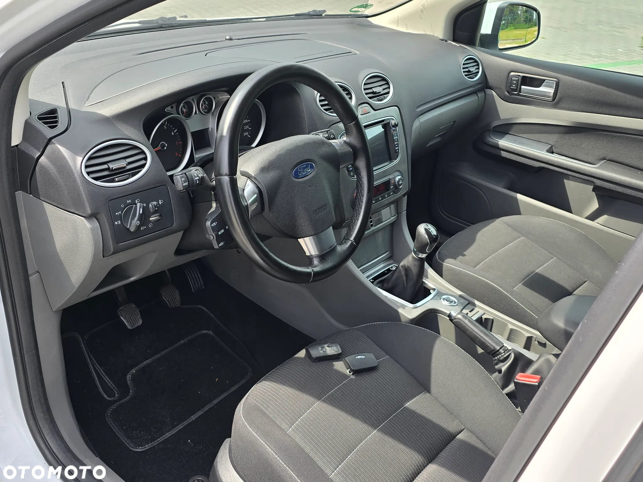 Ford Focus 1.8 FF Platinium X - 22