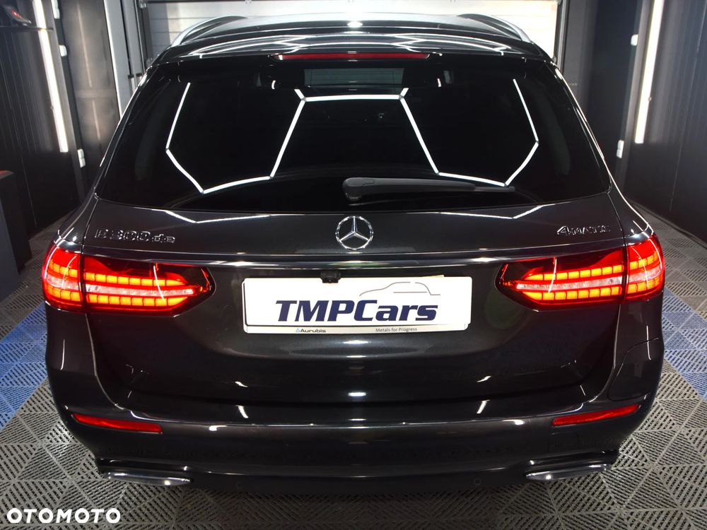 Mercedes-Benz Klasa E 300 de 4Matic 9G-TRONIC - 28