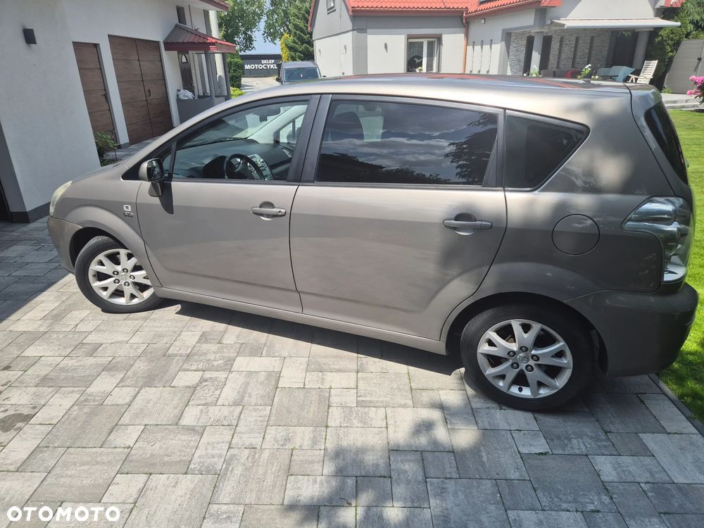 Toyota Corolla Verso 2.0 D-4D - 2