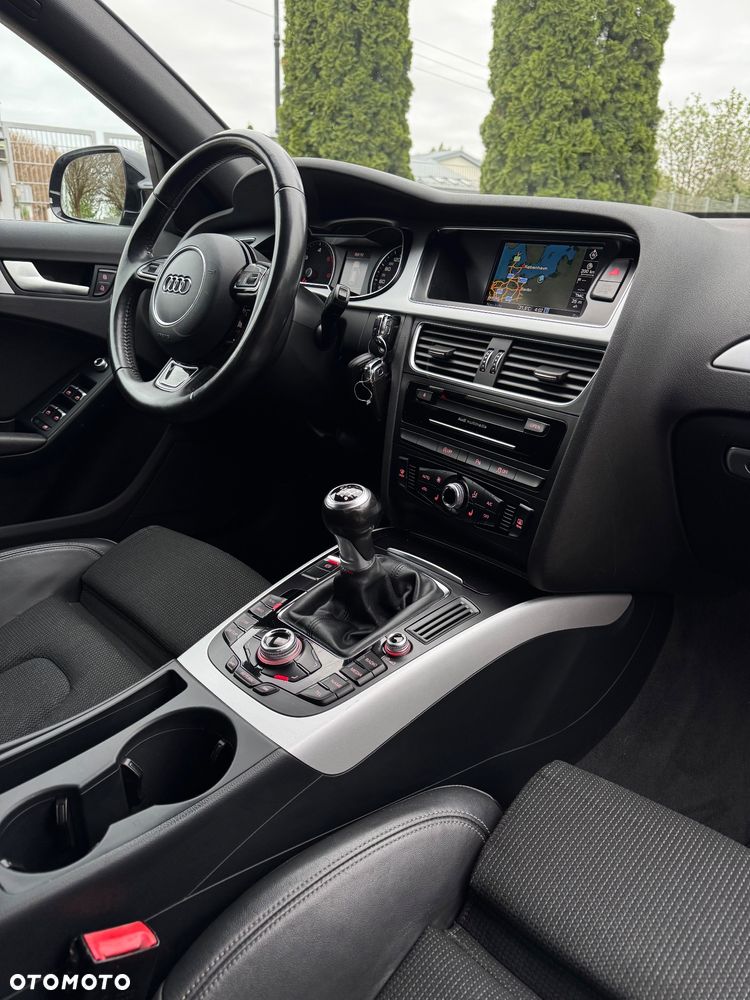 Audi A4 Avant 2.0 TDI DPF quattro S line Sportpaket - 11