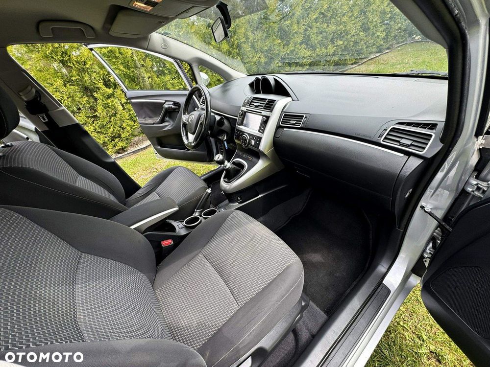 Toyota Verso 1.6 D-4D Premium 7os - 16