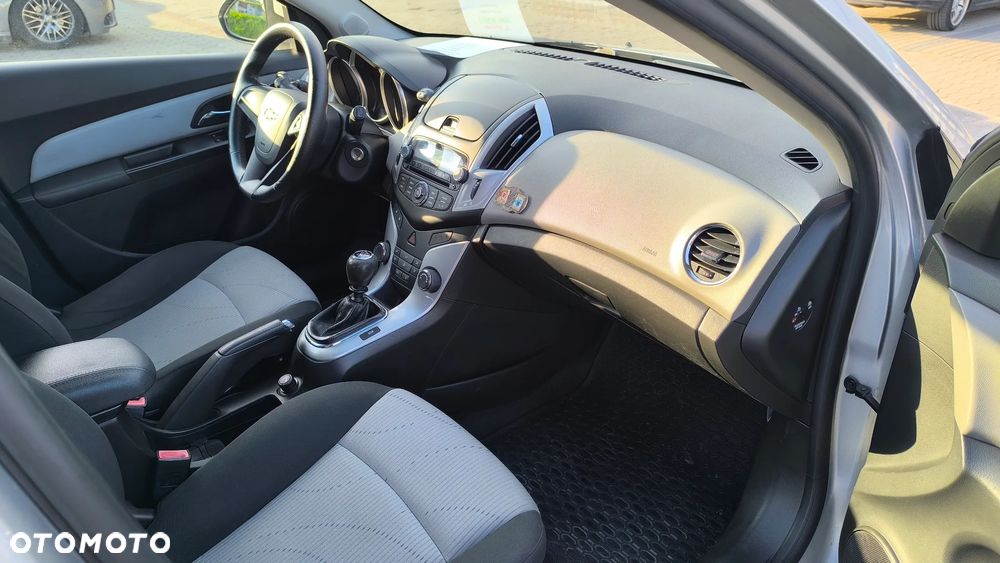 Chevrolet Cruze - 10