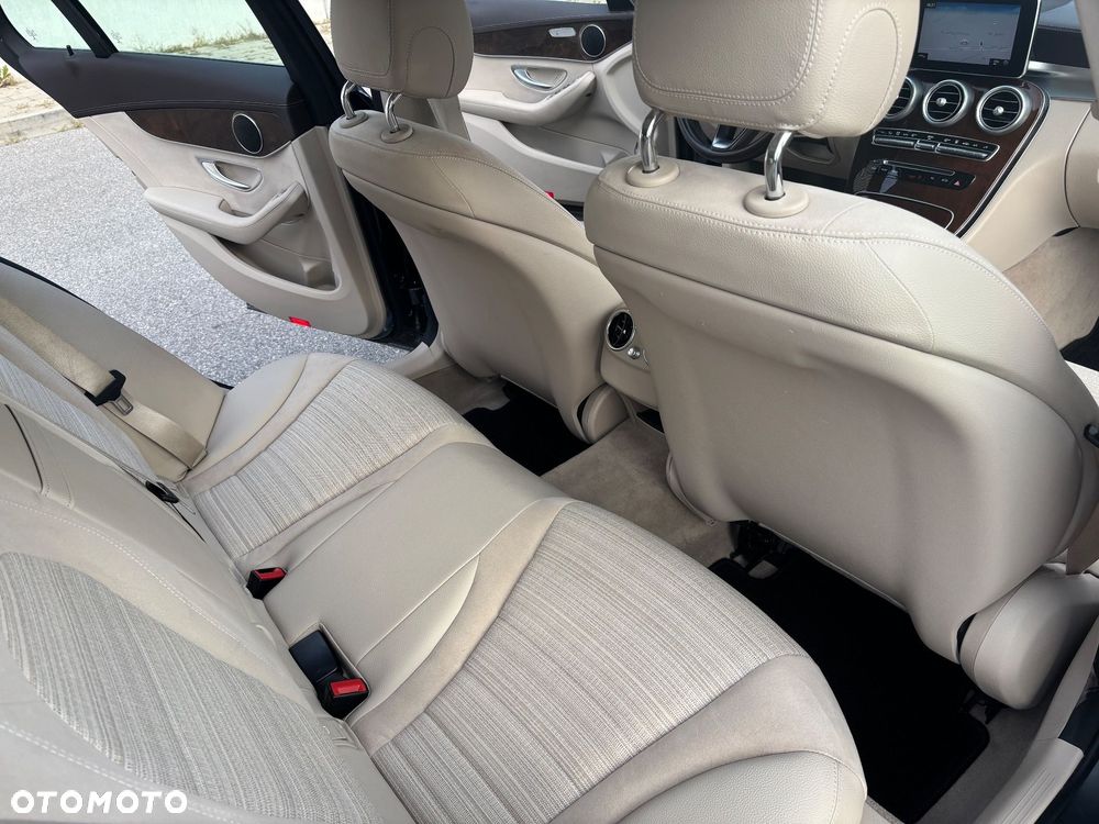 Mercedes-Benz Klasa C 250 7G-TRONIC - 12