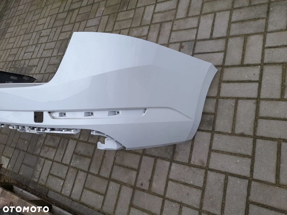 SKODA SUPERB III KOMBI ZDERZAK TYLNY TYŁ - 2