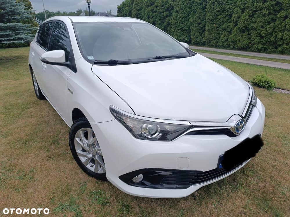 Toyota Auris 1.8 HSD Sol - 1