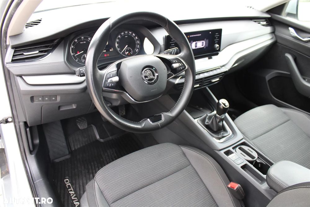Skoda Octavia 1.5 TSI Ambition - 11
