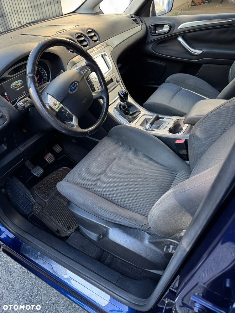 Ford S-Max - 22