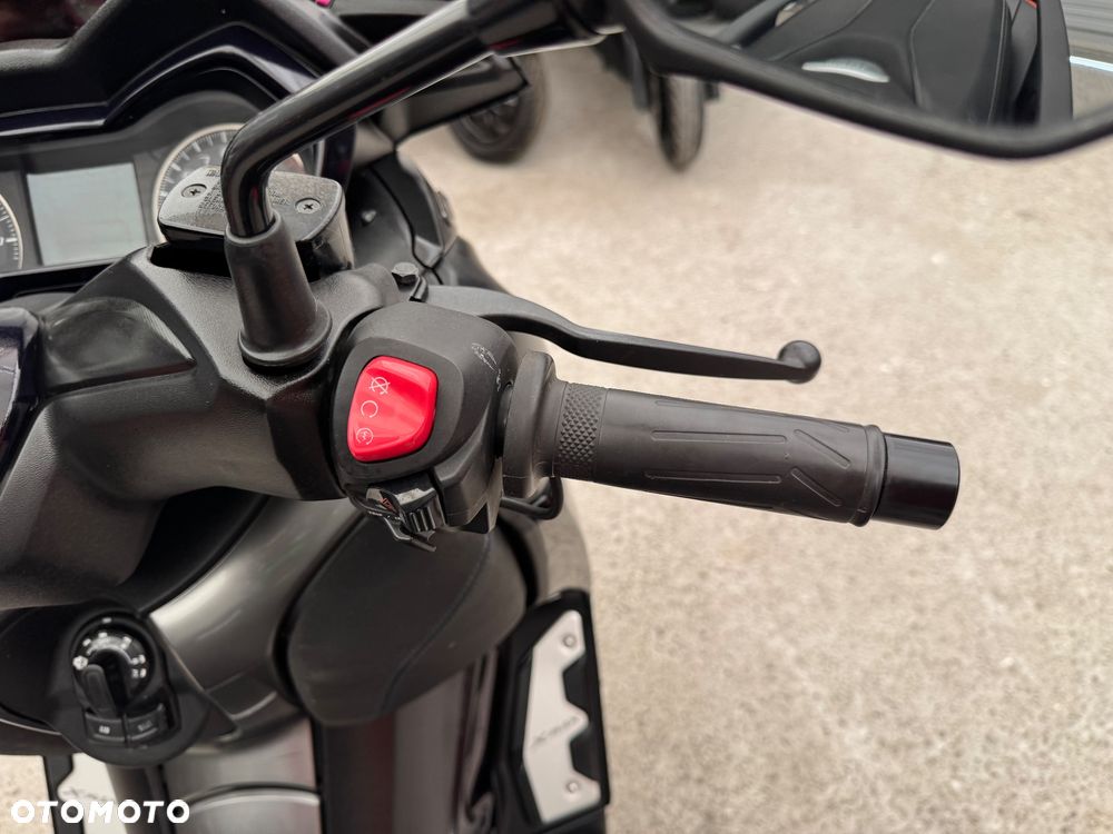 Yamaha X-max - 9