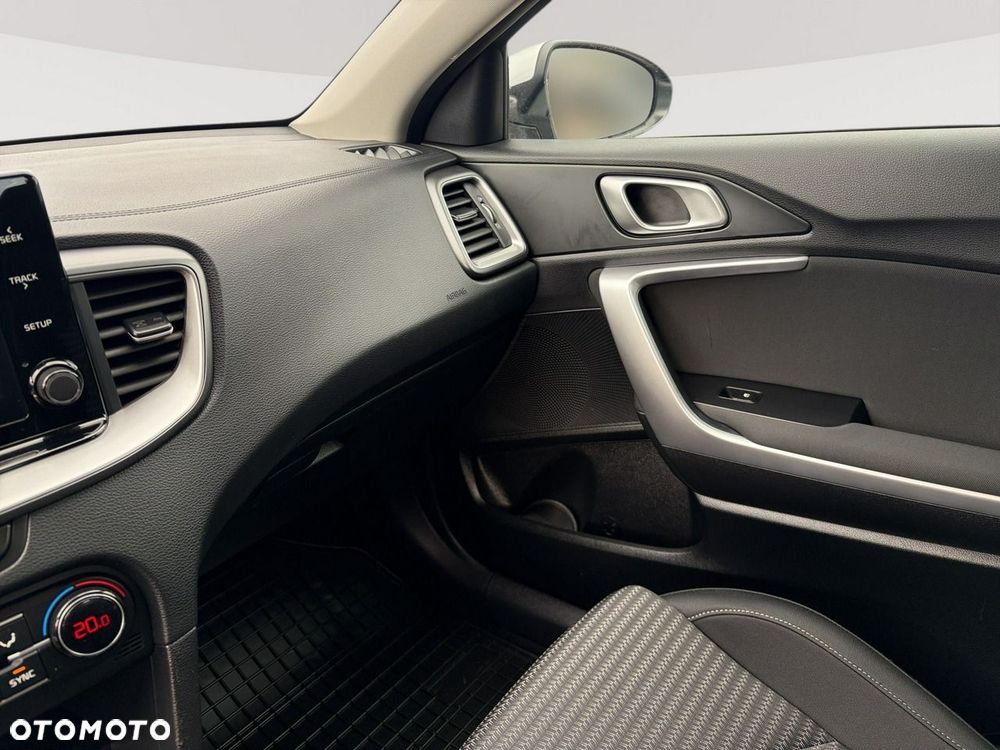 Kia Ceed 1.5 T-GDI M - 20