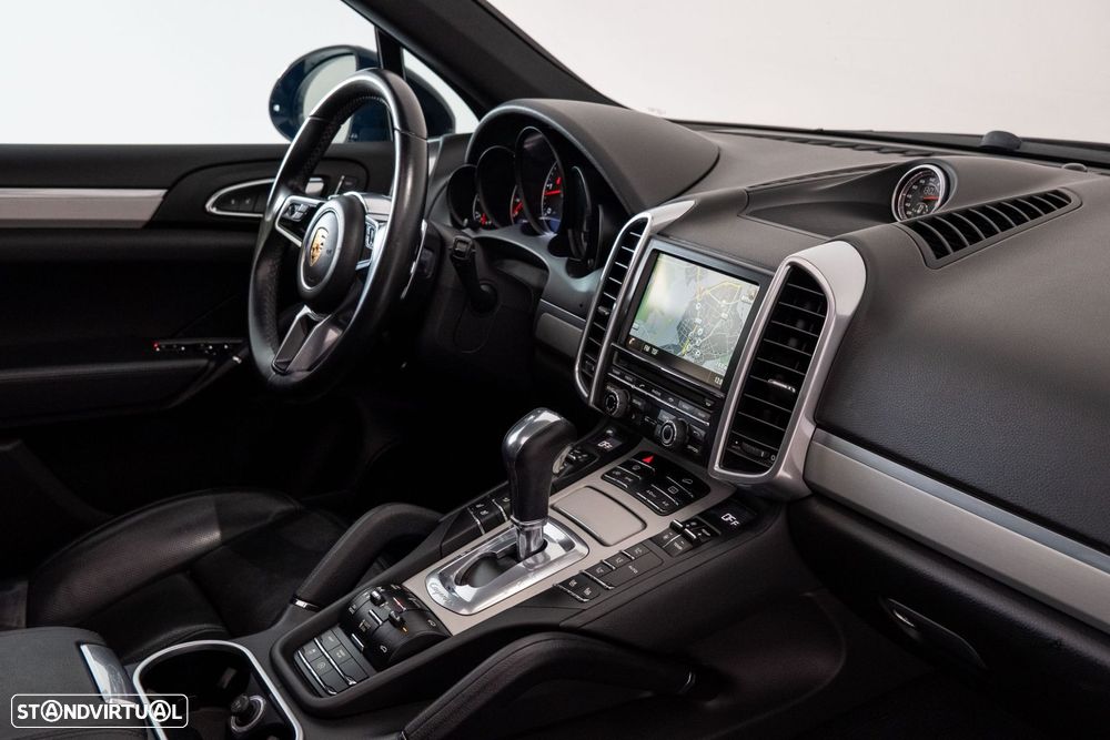 Porsche Cayenne Platinum Edition - 39