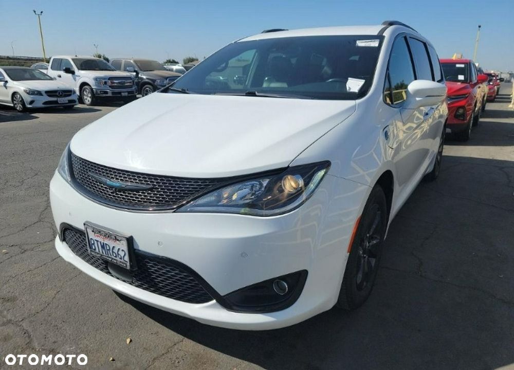 Chrysler Pacifica - 3