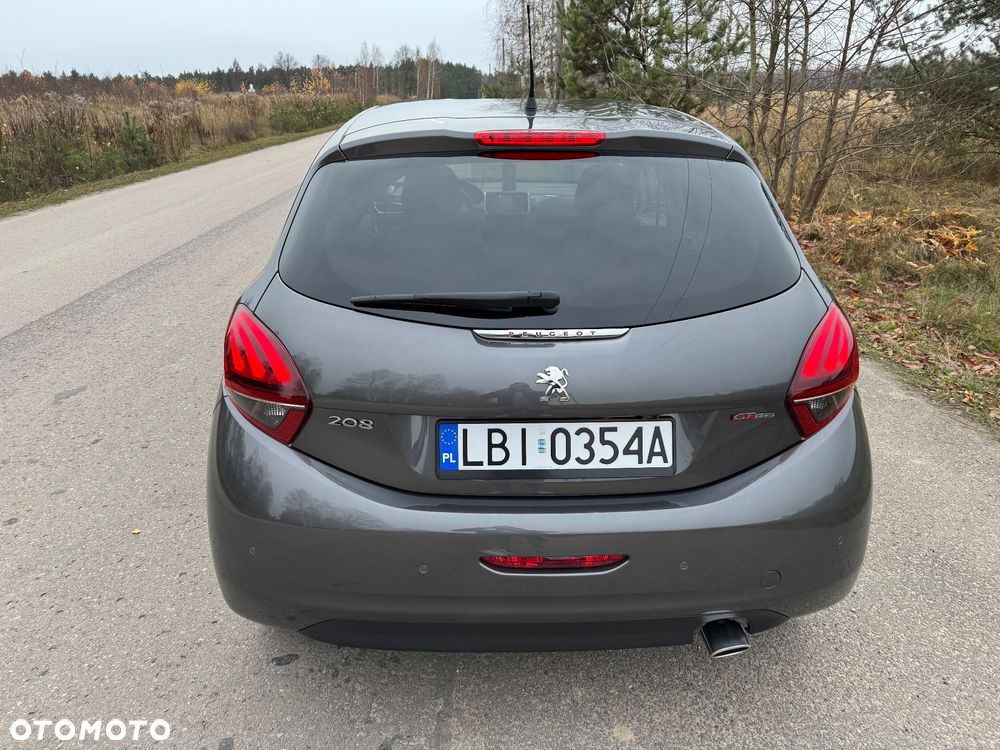 Peugeot 208 - 10