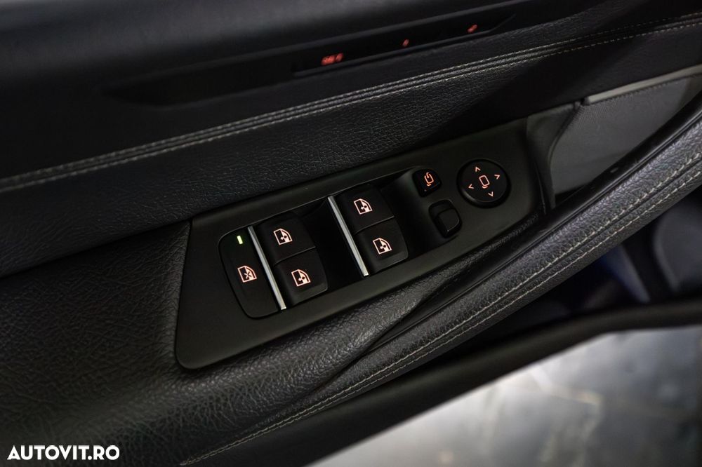 BMW Seria 5 520i AT - 24