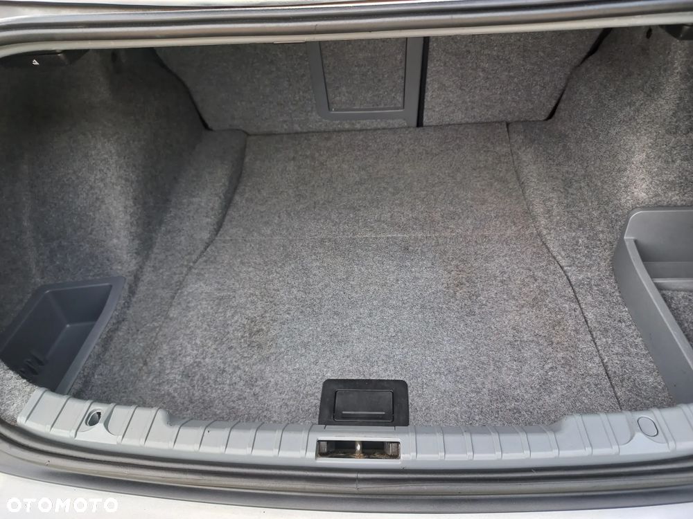 BMW Seria 3 318i Edition Exclusive - 18