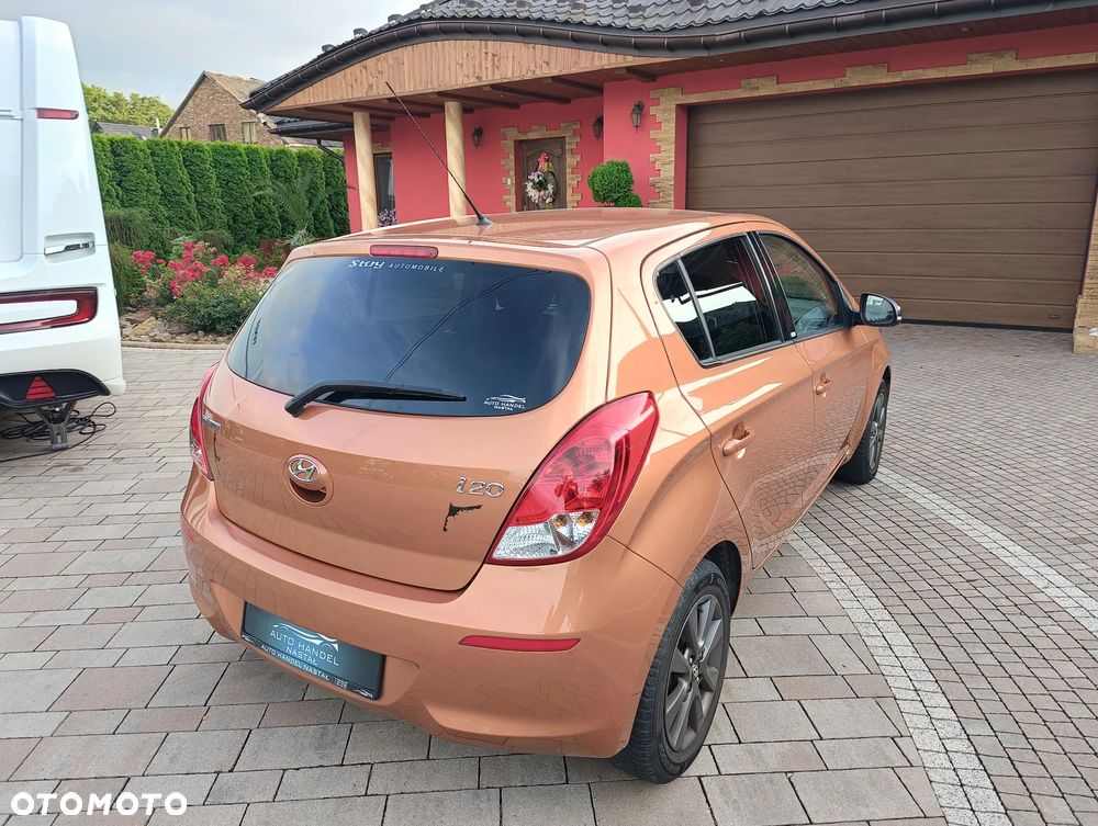 Hyundai i20 1.2 Trend - 17