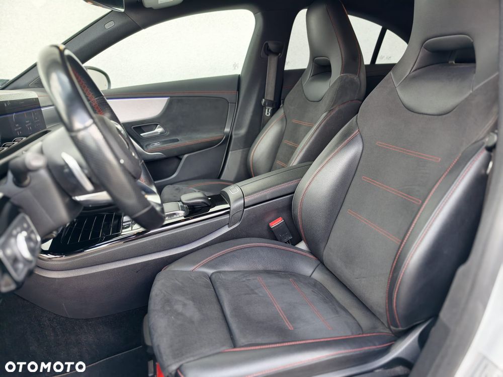 Mercedes-Benz CLA 220 7G-DCT - 5