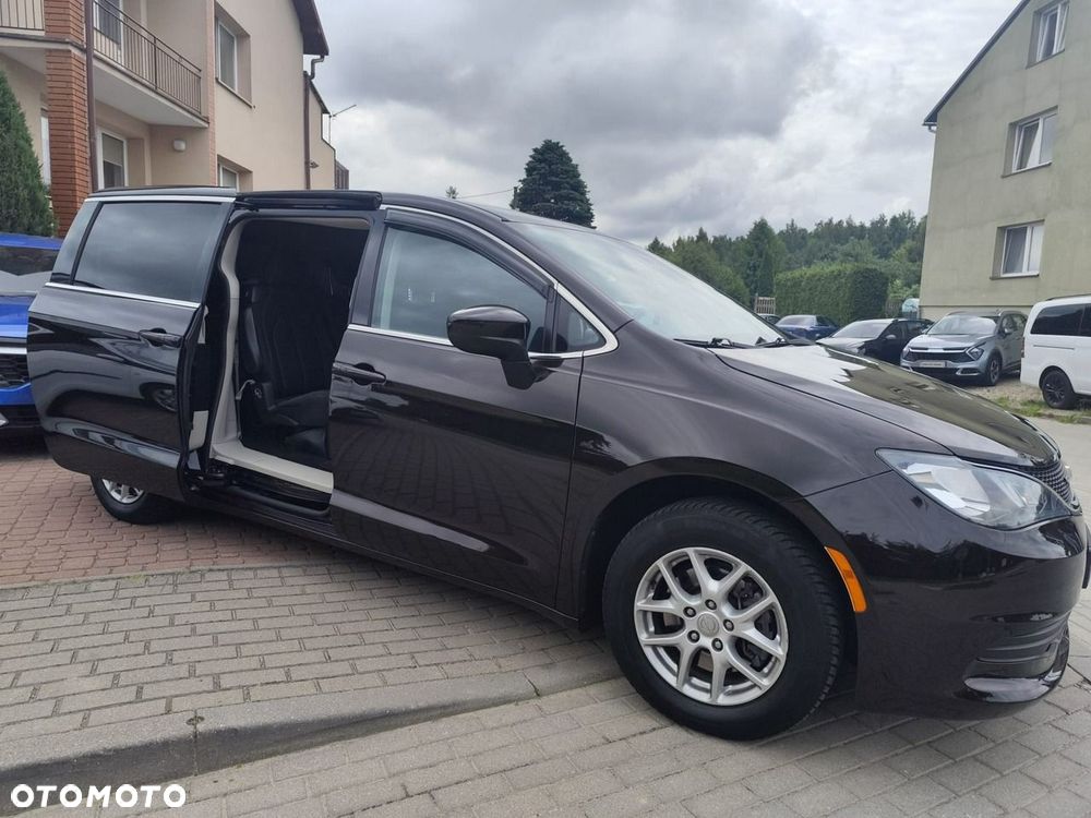 Chrysler Pacifica - 16