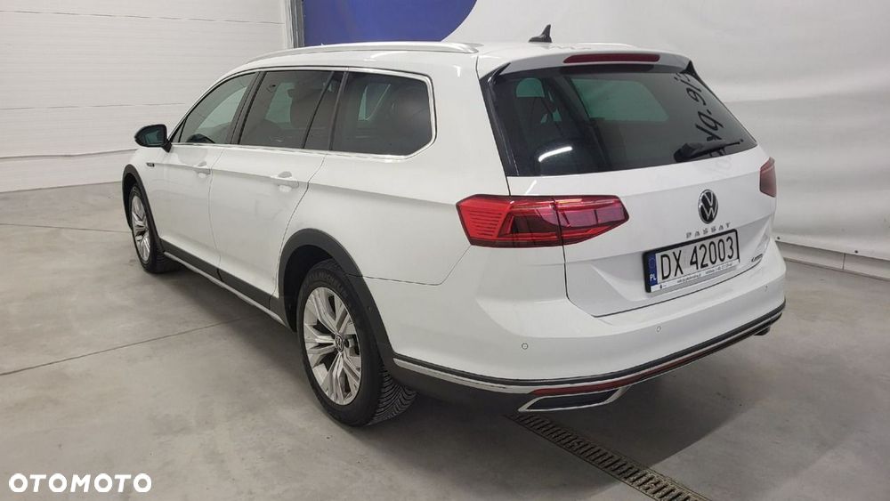 Volkswagen Passat - 8