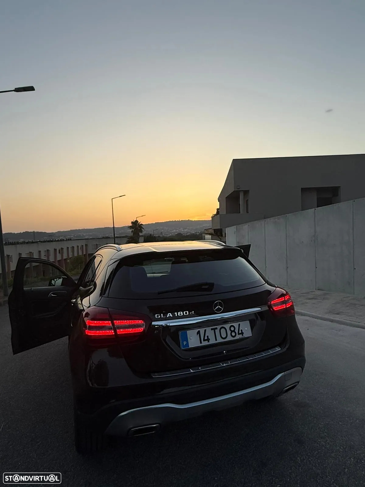 Mercedes-Benz GLA 180 d Aut. - 12