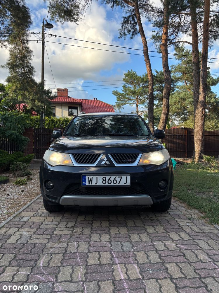 Mitsubishi Outlander 2.0 DID Instyle - 1
