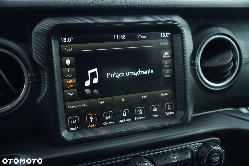 Jeep Wrangler 3.6 Unlim Sahara - 24