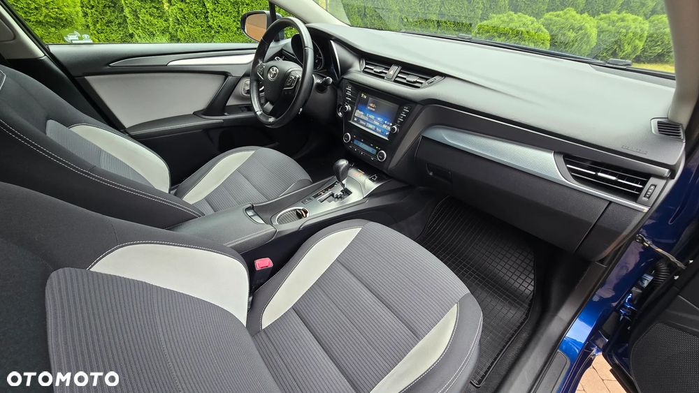 Toyota Avensis - 31