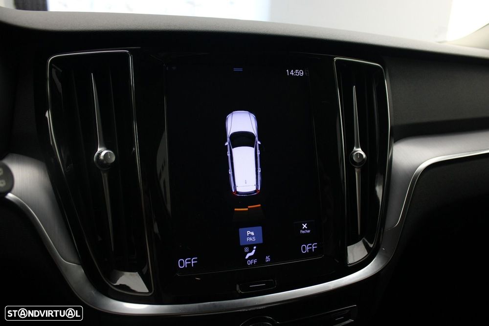 Volvo V60 2.0 B4 Momentum Core Geartronic - 20