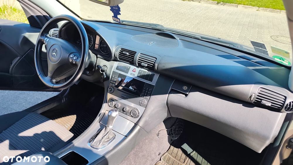 Mercedes-Benz Klasa C 200 Kompressor Automatik Sport Edition - 30