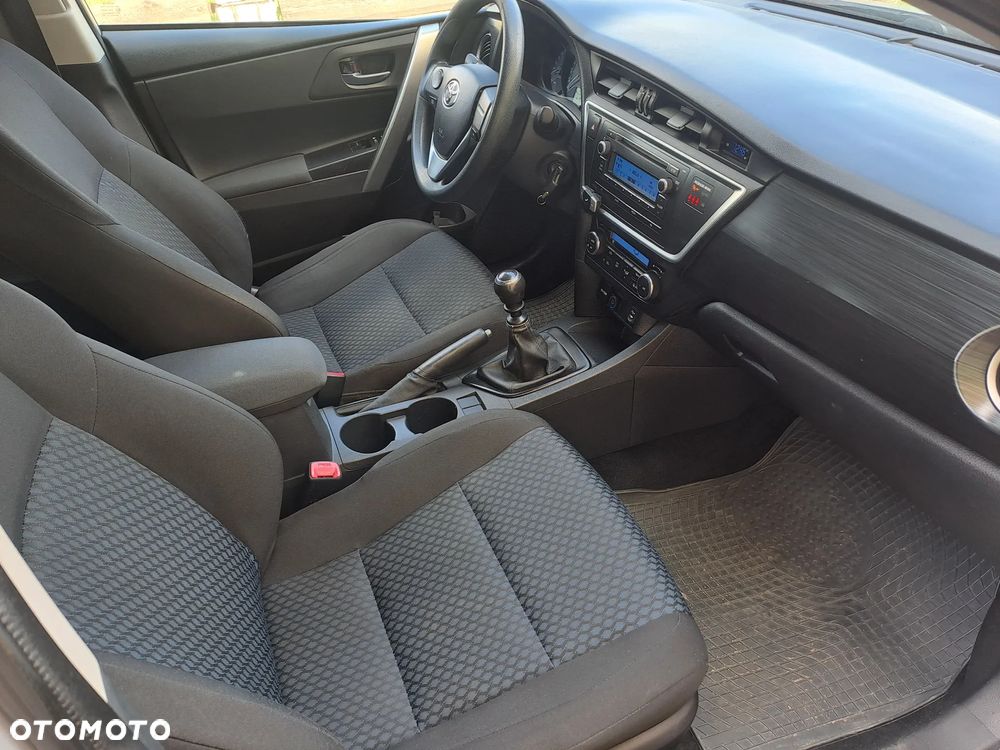 Toyota Auris - 18