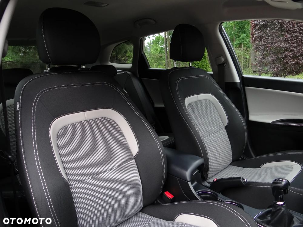 Kia Ceed 1.4 CVVT Dream Team Edition - 25