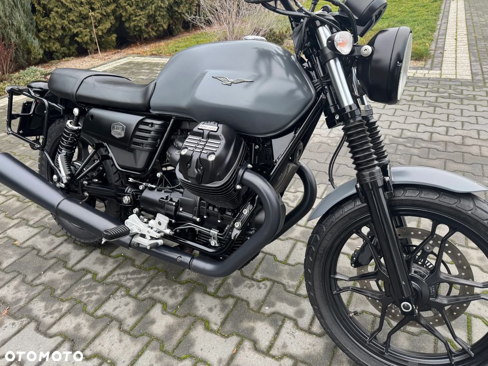Moto Guzzi V7 - 16