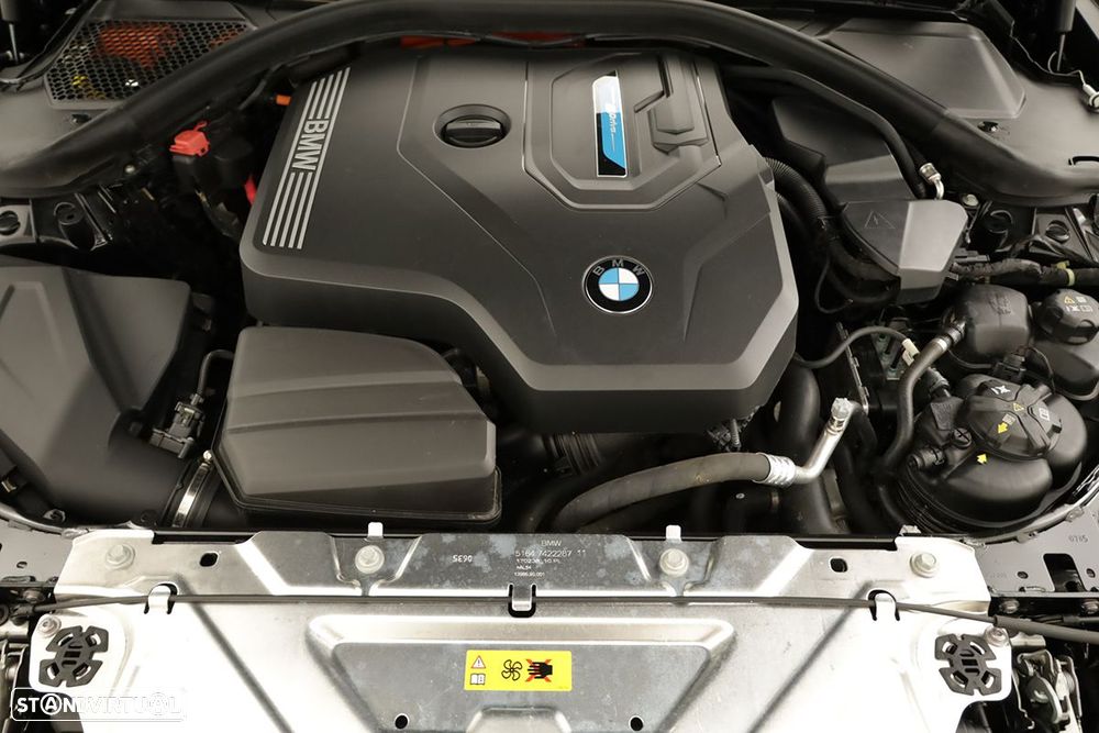 BMW 330 e Edição Desportiva M Auto - 25
