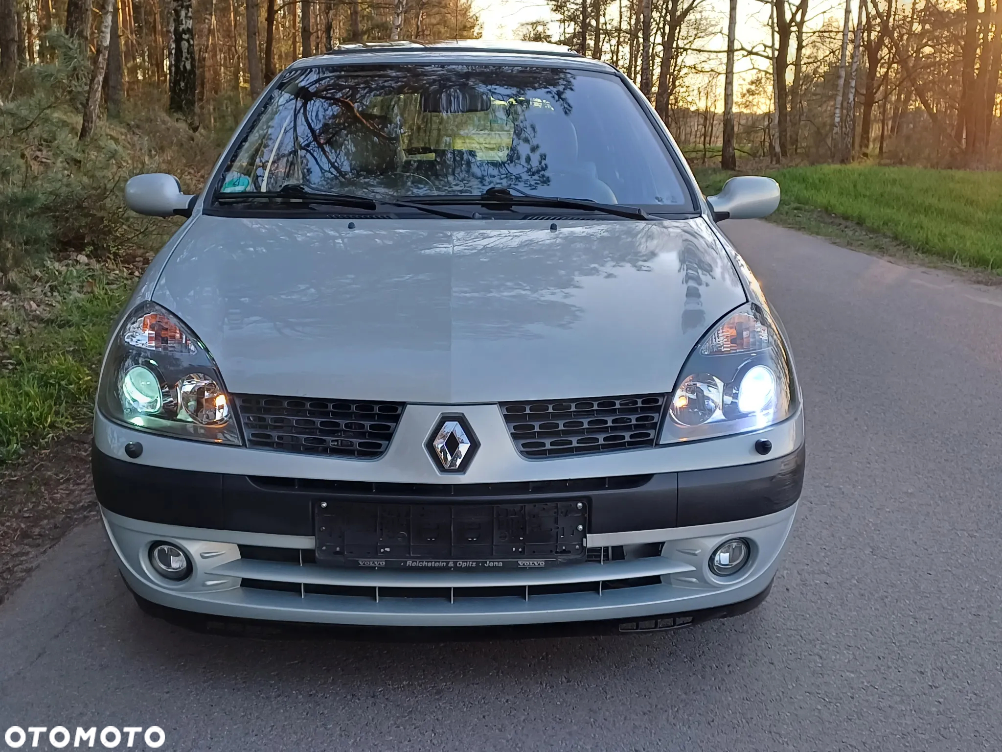 Renault Clio - 36