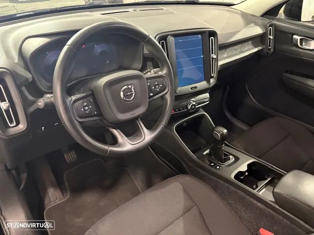 Volvo XC 40 1.5 T2 Momentum Plus - 33