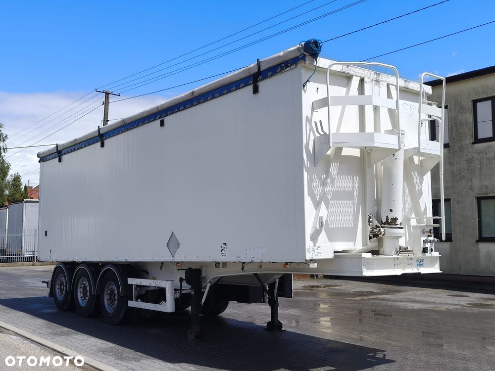 Benalu WYWROTKA 56m3 ALUMINIOWA / OSIE MERCEDES/OŚ PODNOSZONA / DRZWI / SZYBER ZBOŻOWY - 8