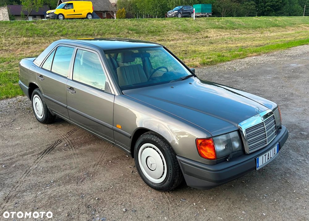 Mercedes-Benz W124 (1984-1993) - 1