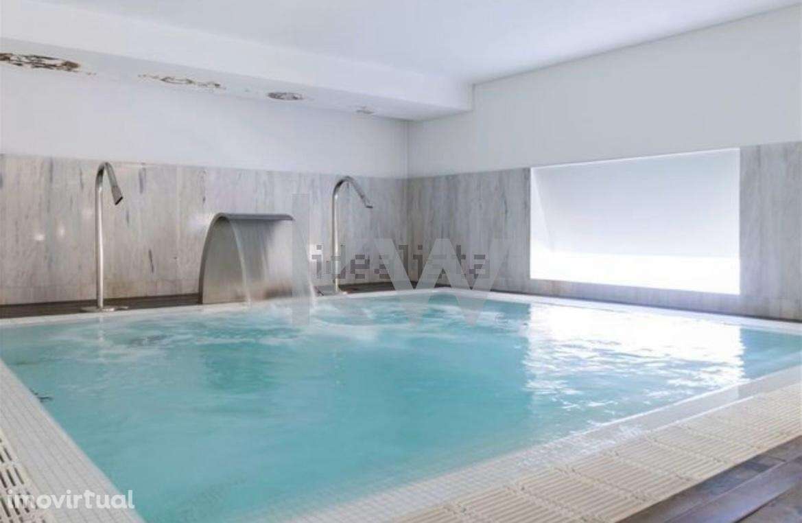 Situado em um condomínio fechado com uma ampla gama de comodidades - Grande imagem: 5/33