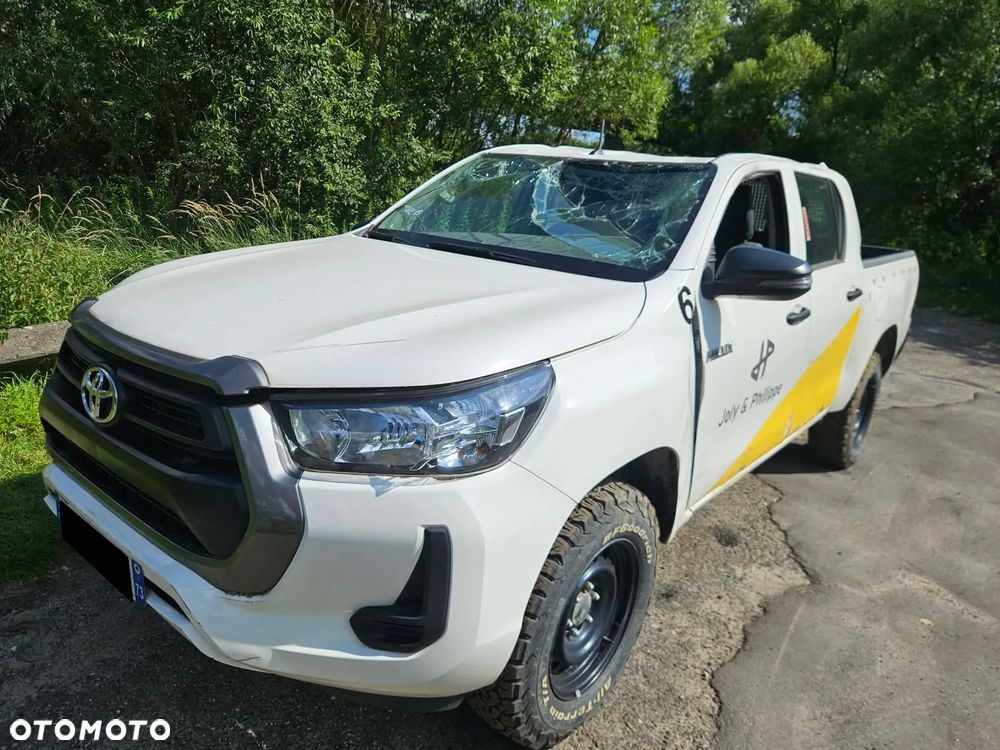 Toyota Hilux - 1