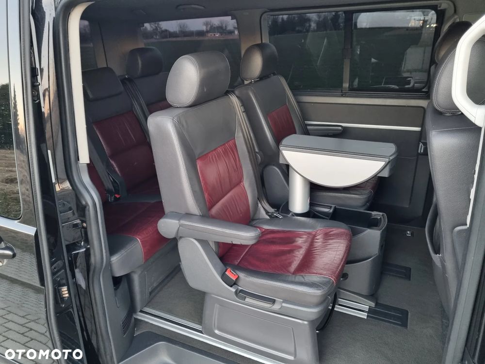 Volkswagen Multivan - 17