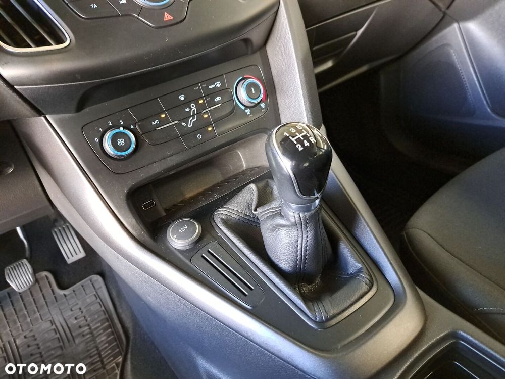 Ford Focus 1.6 Trend - 23