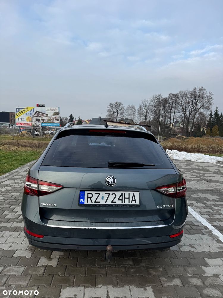 Skoda Superb 2.0 TDI Active DSG - 6
