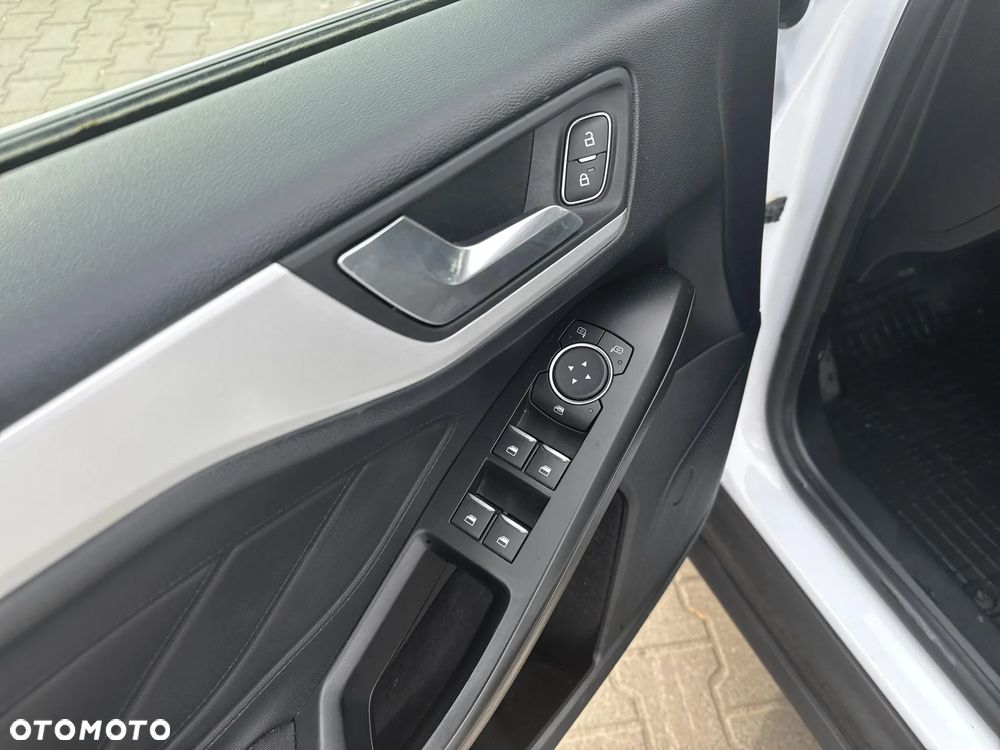 Ford Focus 1.0 EcoBoost Trend - 9