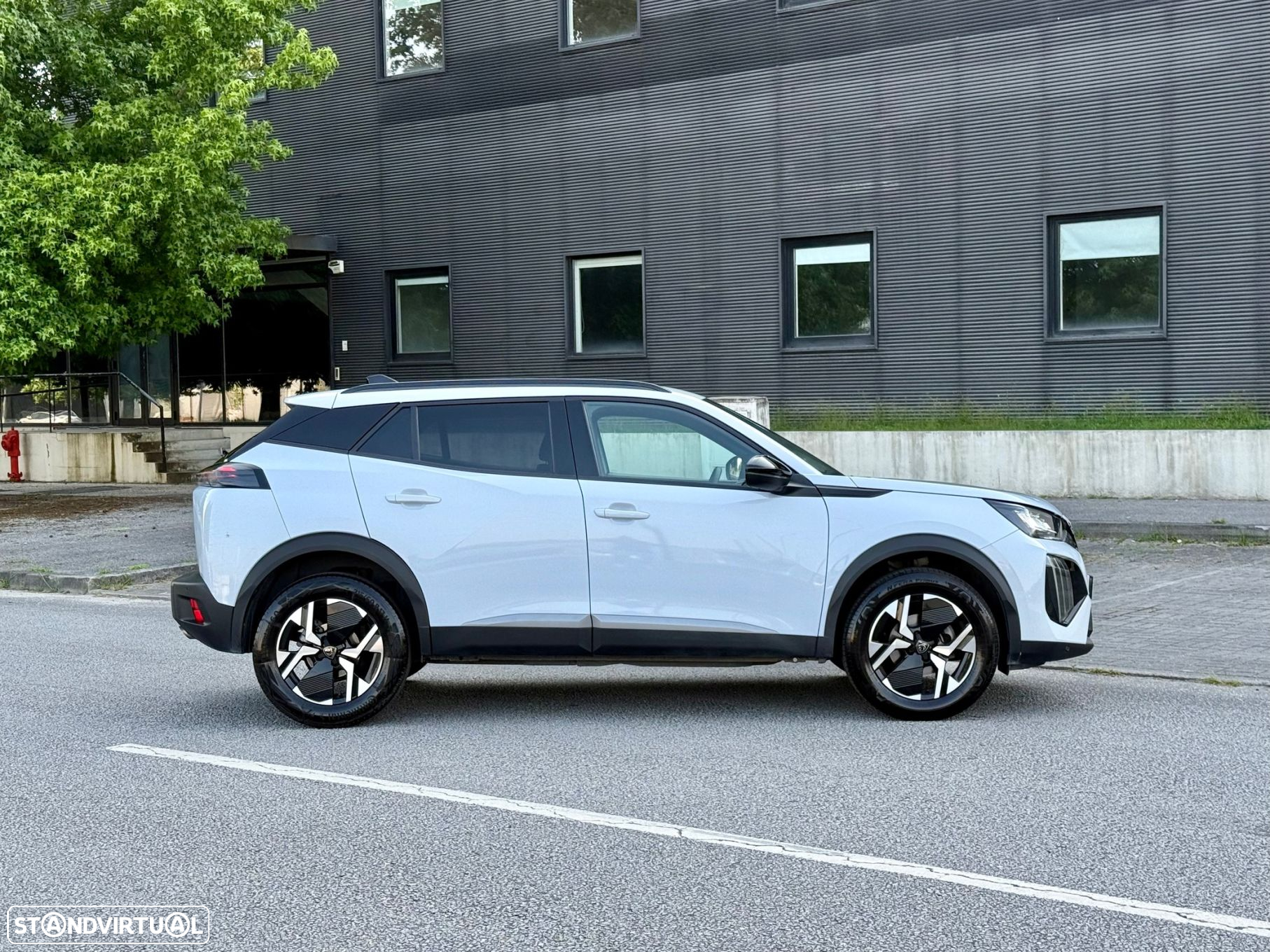 Peugeot 2008 1.2 PureTech Allure - 9