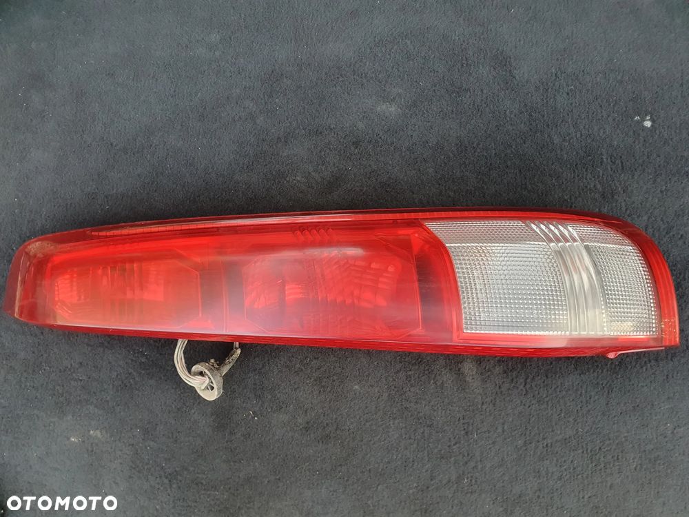 LAMPA TYL TYLNA PRAWA NISSAN X-TRAIL T30 EUROPA - 1