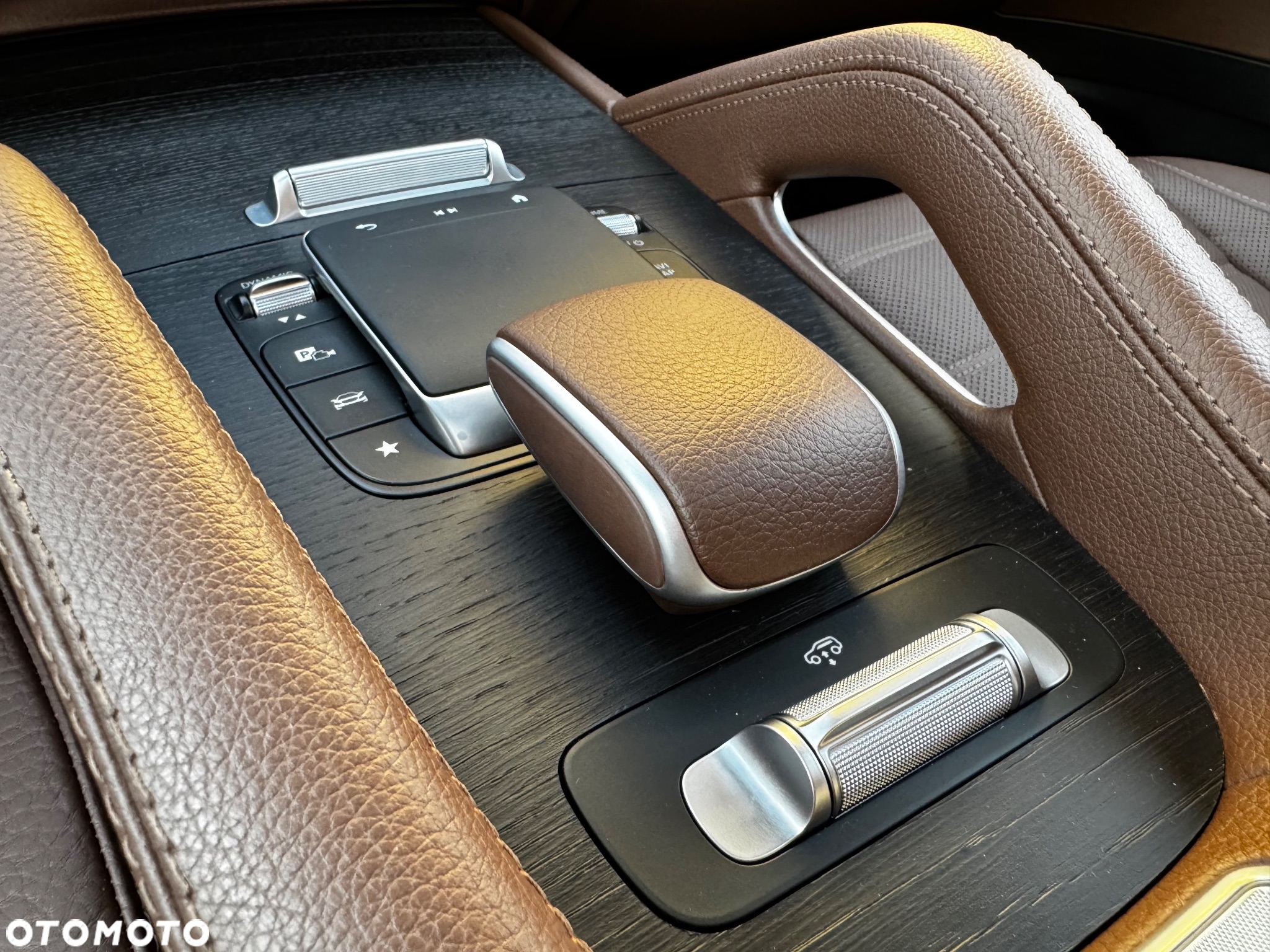 Mercedes-Benz GLS - 29